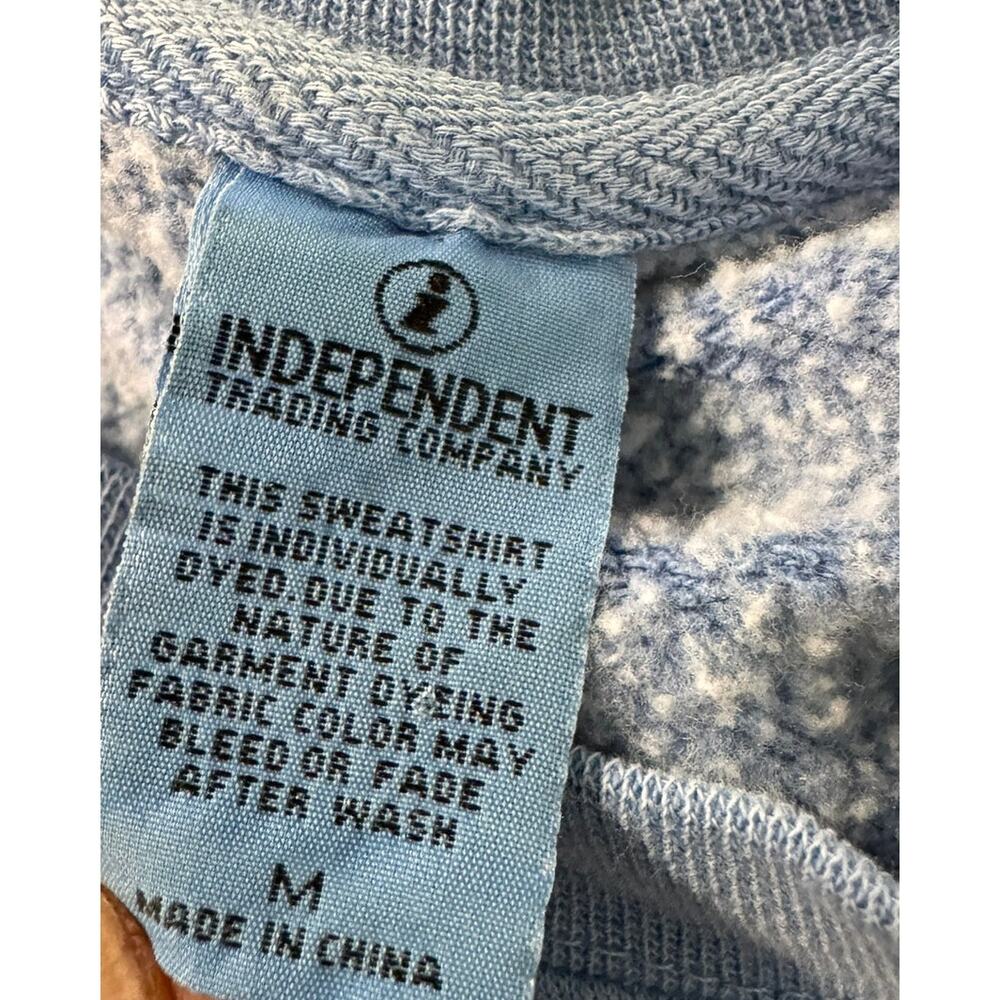 Independent Trading Company Blue Lake Michigan Size Medium Sweatshirt - Picture 3 of 8